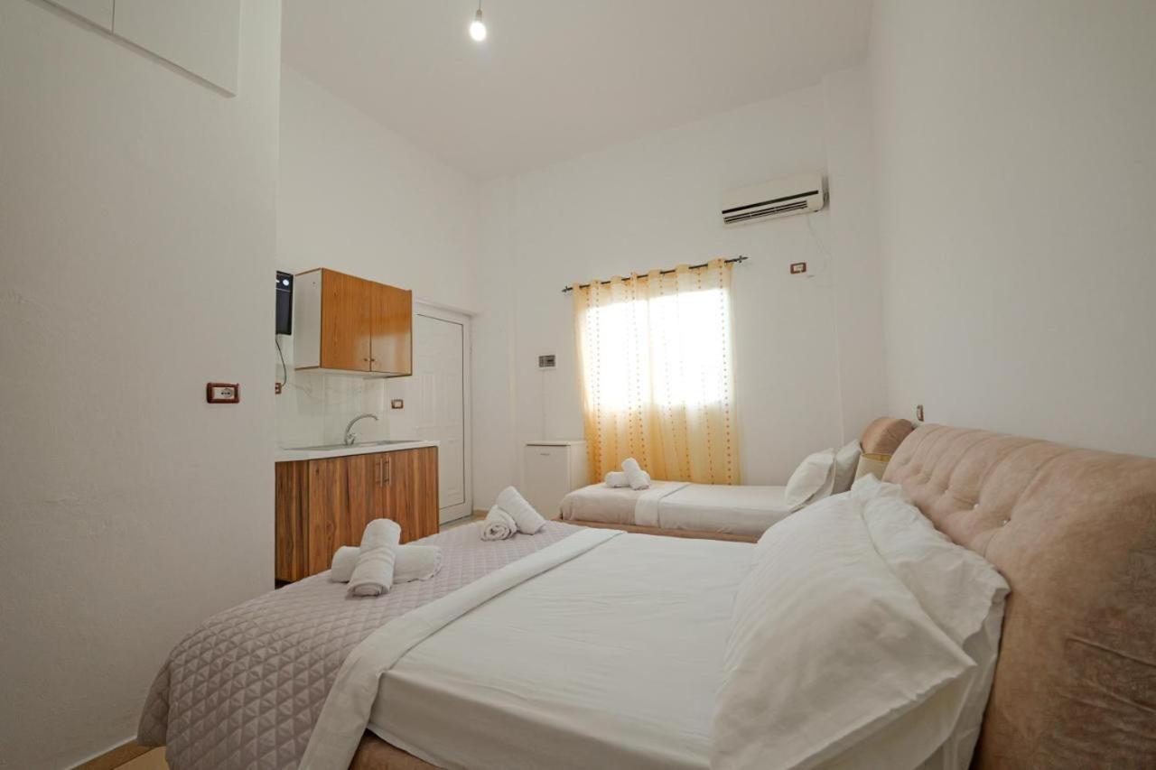Sunflower Hotel Ksamil Exterior photo